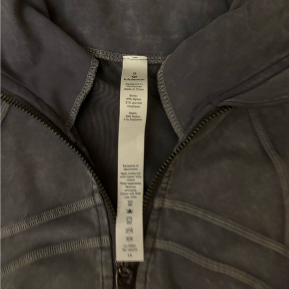 Lululemon gray acid wash define jacket size 8 - Picture 3 of 3